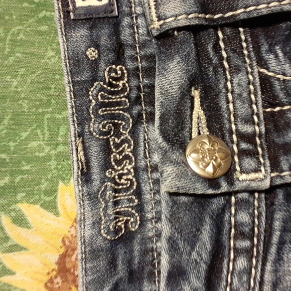 Miss Me Embellished silver shorts size 28 - Picture 4 of 10